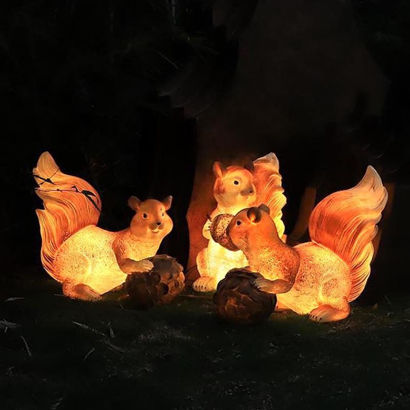 Resin Squirrel Outdoor Garden Light Modern LED Waterproof Landscape Lighting