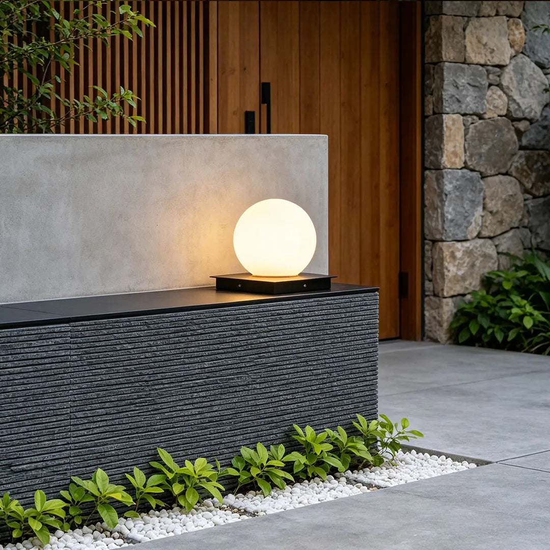 Waterproof Modern Outdoor Pillar Lights with PE Lampshade
