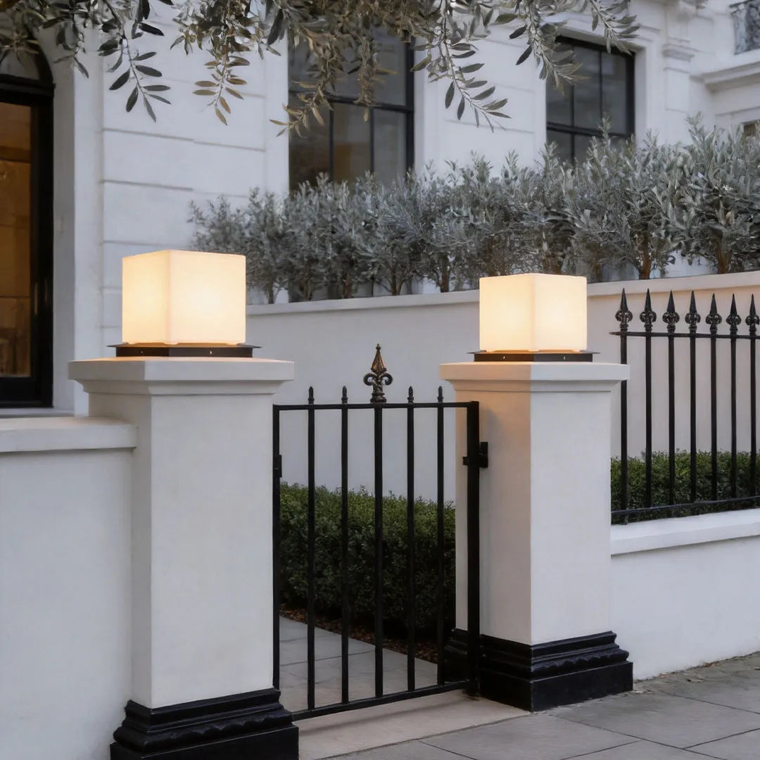 Waterproof Modern Outdoor Pillar Lights with PE Lampshade