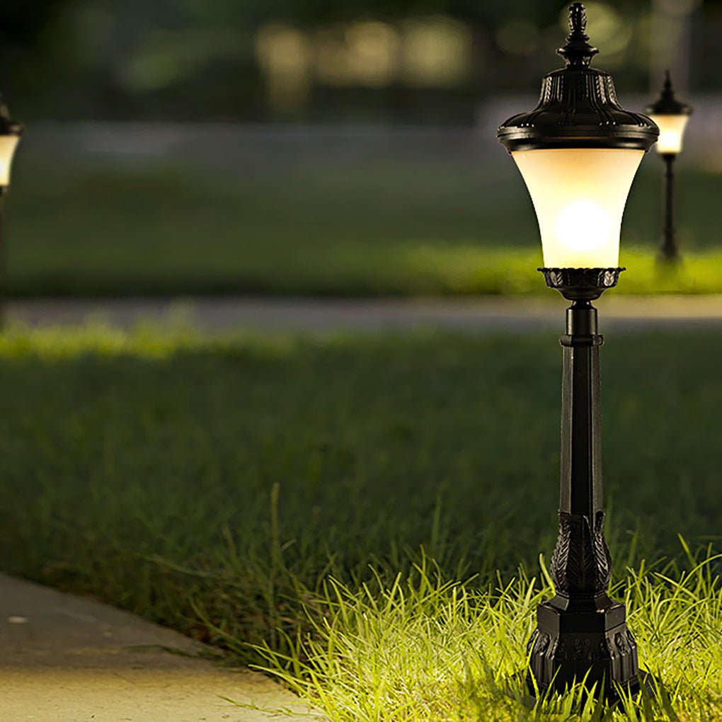 Vintage High Pole Garden Light Elegant Retro Outdoor Post Lighting