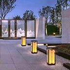 Elegant Retro Outdoor Garden Lamp with Refined Line Design